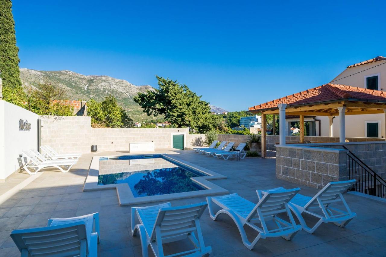 Residence & Pool Villa Schwarz Suites ซัฟทัท ภายนอก รูปภาพ