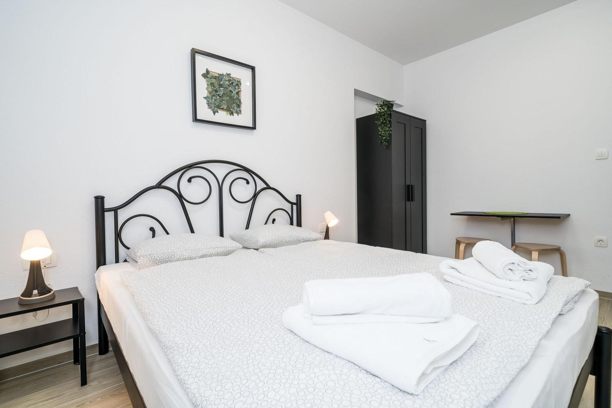 Residence & Pool Villa Schwarz Suites ซัฟทัท ห้อง รูปภาพ
