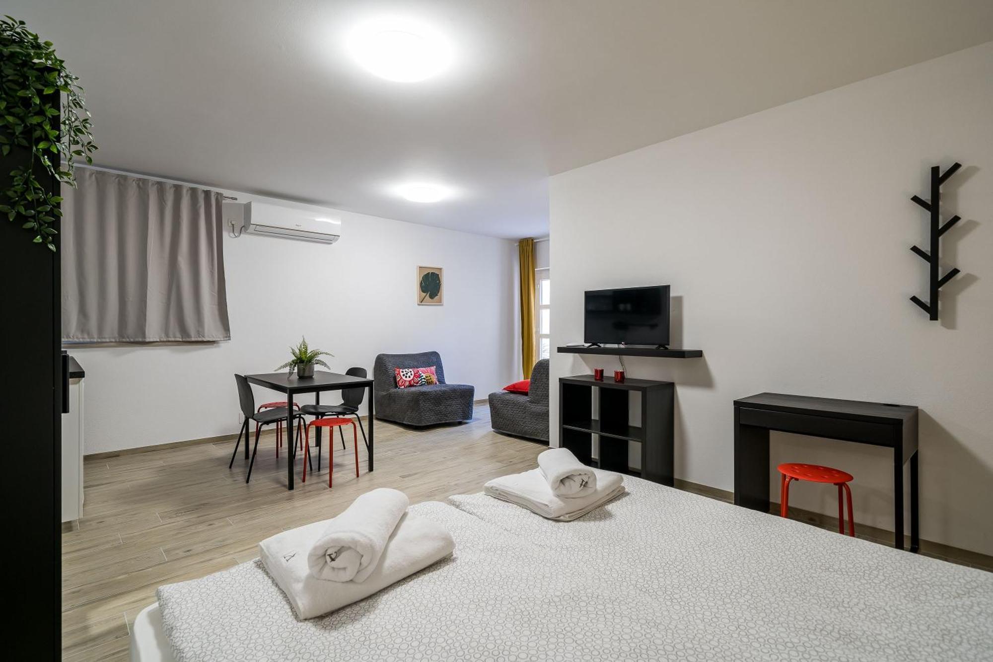 Residence & Pool Villa Schwarz Suites ซัฟทัท ห้อง รูปภาพ
