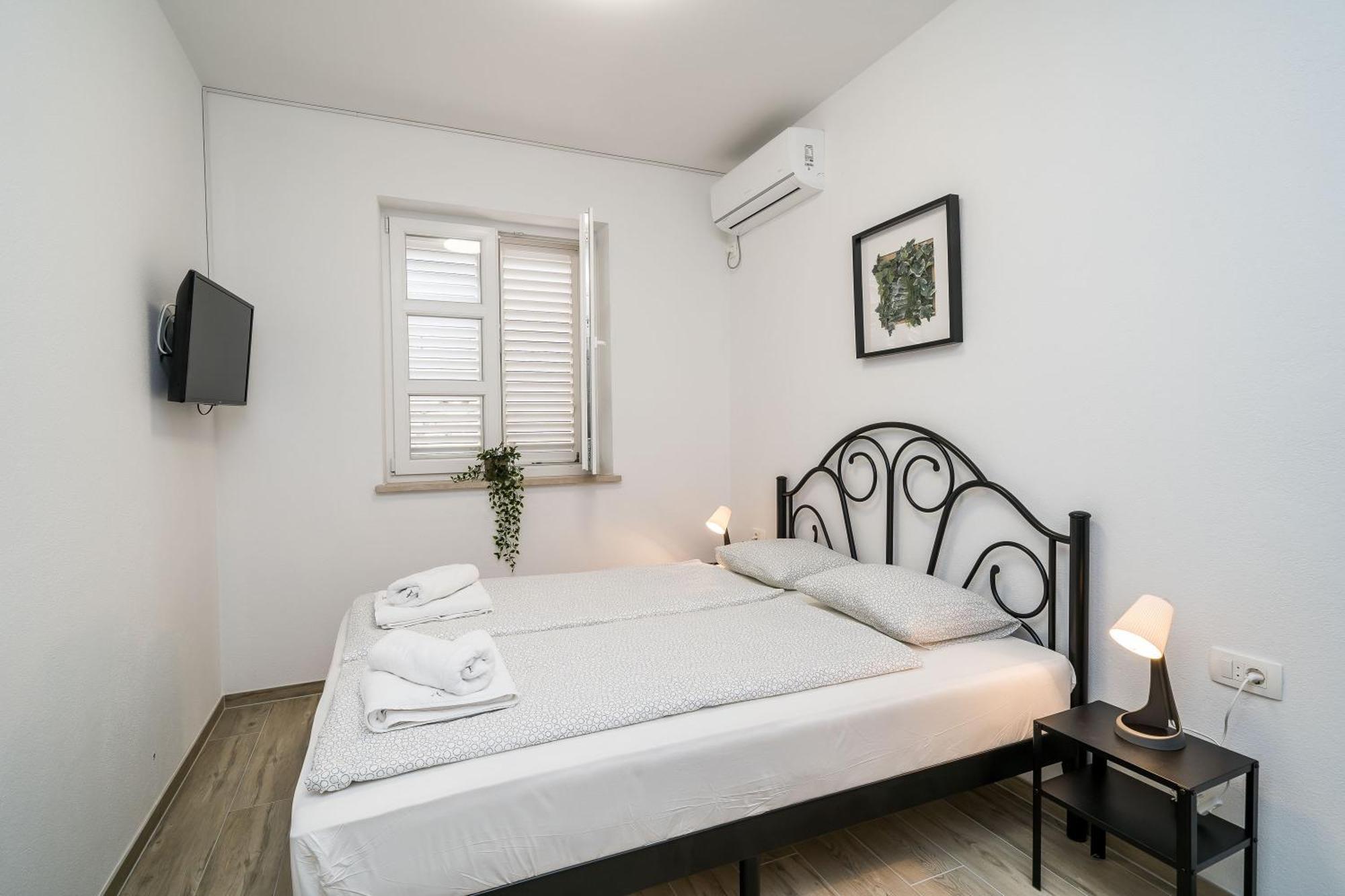 Residence & Pool Villa Schwarz Suites ซัฟทัท ห้อง รูปภาพ