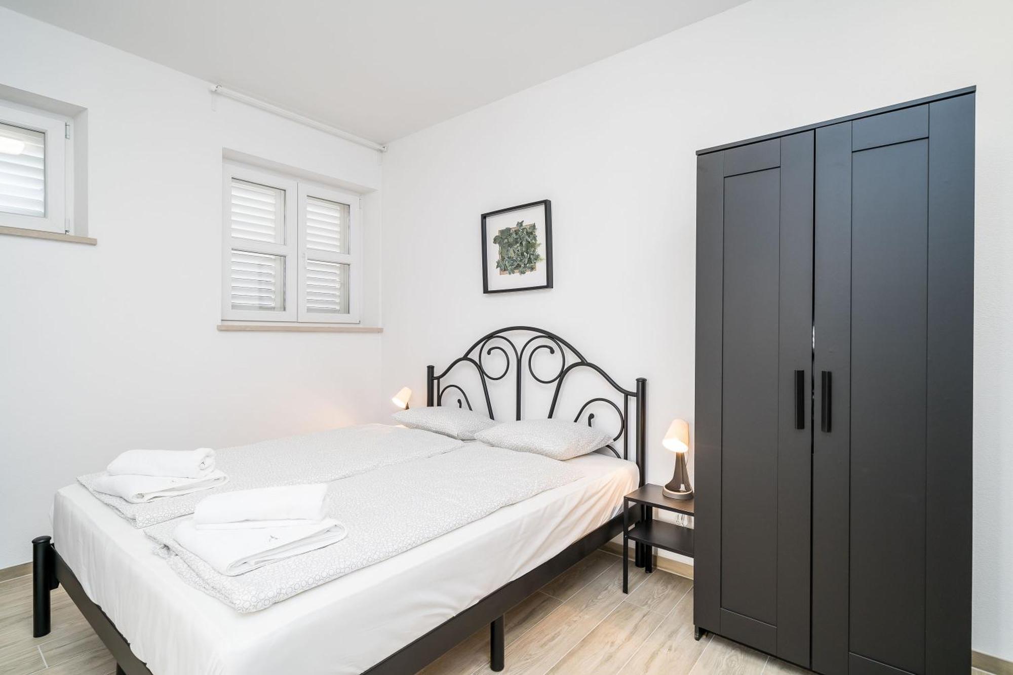 Residence & Pool Villa Schwarz Suites ซัฟทัท ห้อง รูปภาพ