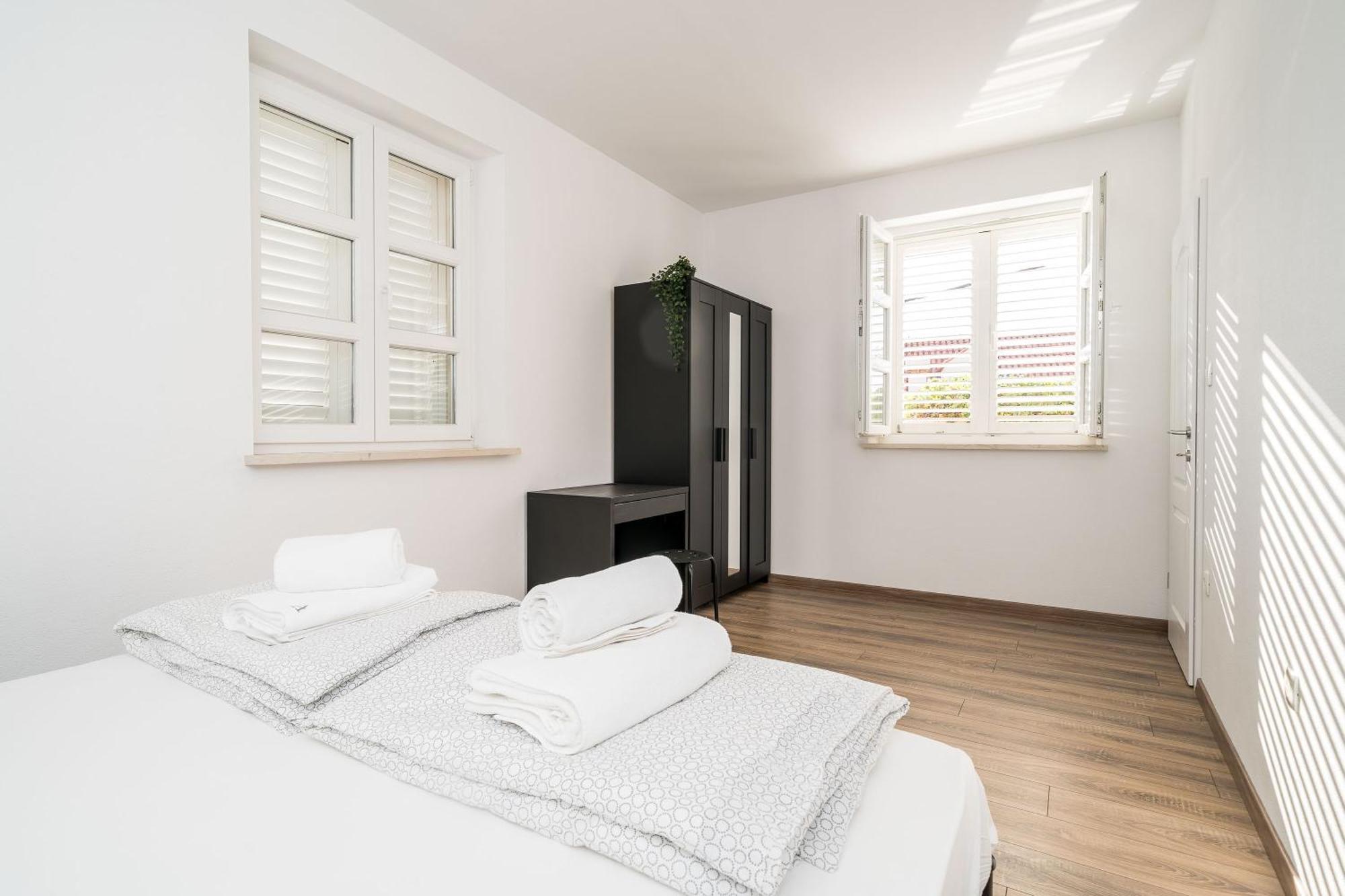 Residence & Pool Villa Schwarz Suites ซัฟทัท ห้อง รูปภาพ